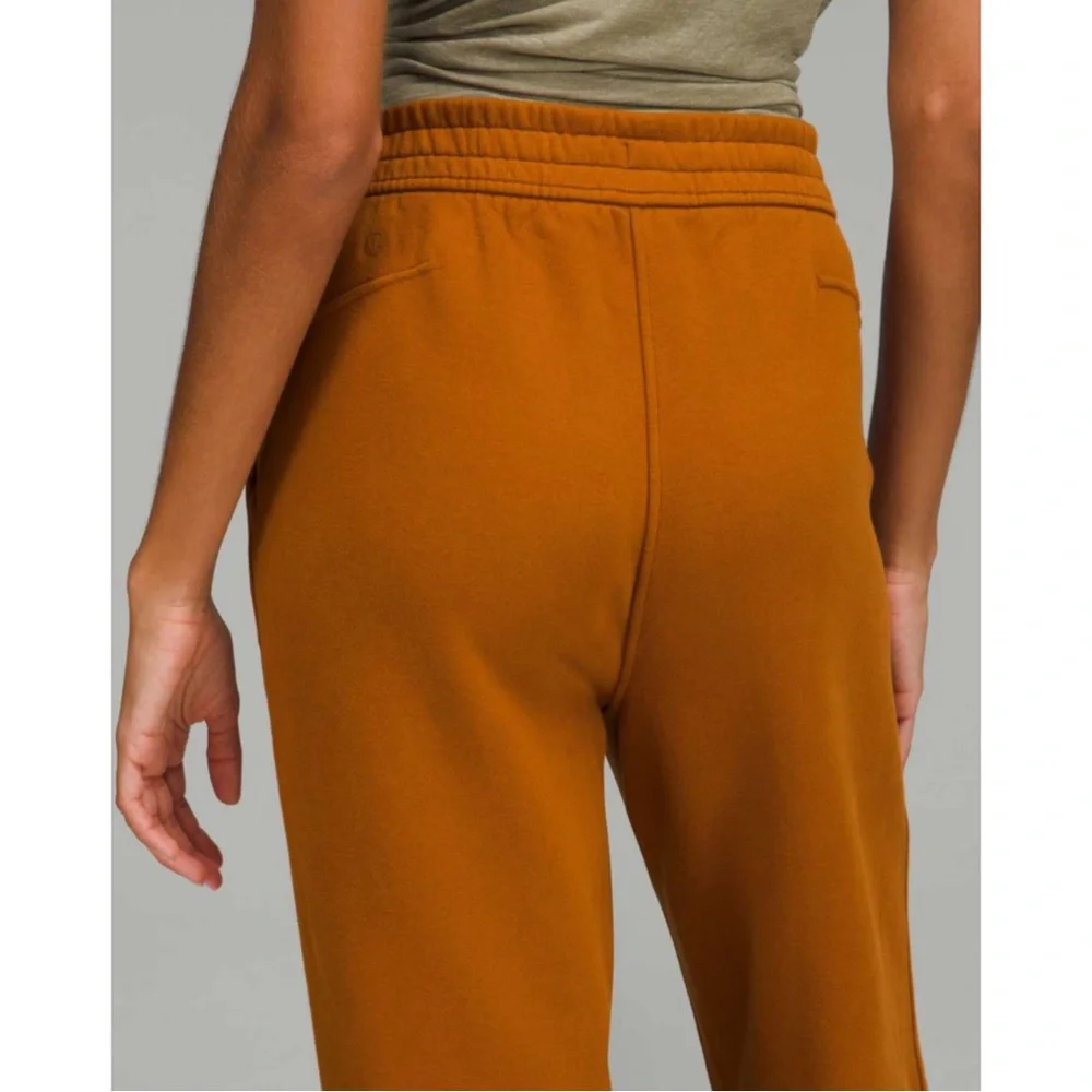 LULULEMON | Loungeful Straight Leg Pant in Butternut Brown, Size 2